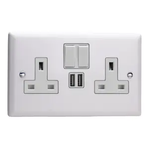 Varilight 2-Gang 13A Single Pole Switched Socket + 2x5V DC 2100mA USB Charging Ports  Chalk White