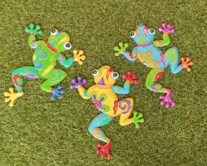 3 Garden Metal Frog Plaques Colourful Hanging Garden Wall Decorations