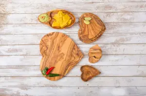 Olive Wood Natural Grained Rustic Kitchen Dining Heart Shaped Snack Dish (L) 15cm x (W) 13cm