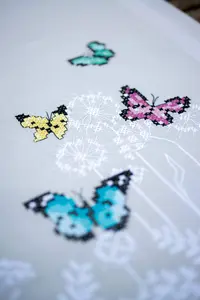 EMB T/RUN B/FLY DANCE - Embroidery Kit: Runner: Butterfly Dance - Vervaco