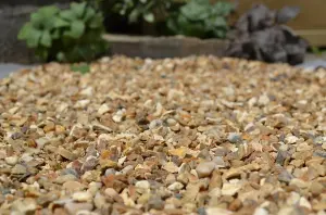 Thames Valley Flint Chippings 20kg Bag Pallet of 49