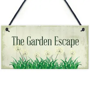 Red Ocean The Garden Escape Novelty Hanging Garden Home Decor Sign Gift For Gardener