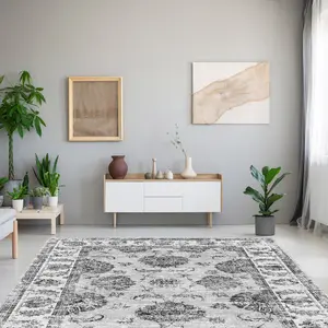 Silk Road Grey Traditional Large Rug, (L)230.5cm x (W)160cm