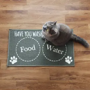 JVL Machine Washable Pet Mat 40 x 70 cm, Dinner time