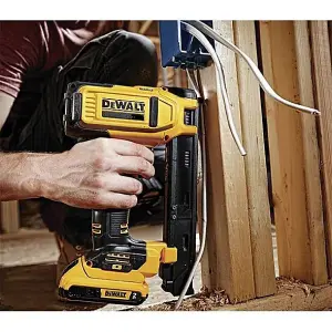 Dewalt DCN701D2 18v XR Cordless Electricians Stapler 2 x 2.0ah Battery + Tstak