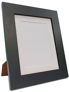 Metro Black Frame with White Mount for Image Size 7 x 5 Inch