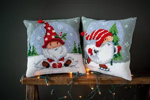 CUSHION XMAS GNOME - Cross Stitch Kit: Cushion: Christmas Gnome in Snow - Vervaco