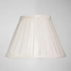 Traditional Classic Cream Faux Silk Pleated Inner Lined Lamp Shade - 8