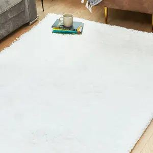 Snow White Plain Shaggy Rug - California - 120x170cm (4'x5'8")