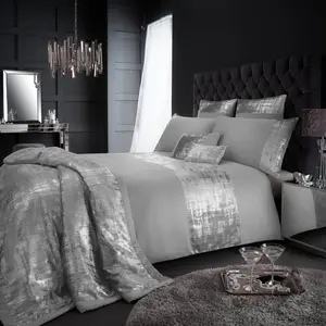 Tomaszewski Polyester Solid Colour Duvet Cover with Pillowcases Grey / Single Duvet Cover + 1 Standard Pillowcase