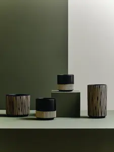 Interiors by Premier Large Ceramic Planter, Modern Black and Gold Planter for Indoor Plants, Drum-shaped Ceramic Planter for Home