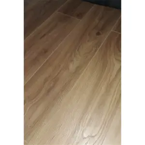 PACK OF 15 (Total 15 Units) - Medium Oak 12mm Thick Laminate Flooring (22.2m2 Coverage)