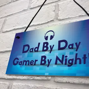 Novelty Gamer Gift For Dad Neon Effect Gaming Hanging Man Cave Sign