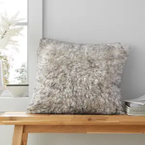 Catherine Lansfield Arctic Fox Cosy Faux Fur 45x45 cm Cushion Grey