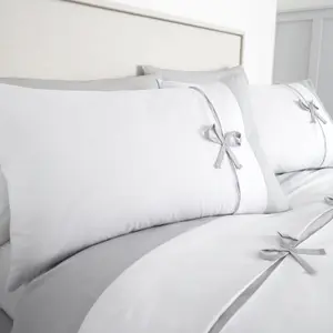 Catherine Lansfield Bedding Milo Bow Duvet Cover Set with Pillowcases White