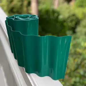 Set of 6 Green Plastic Garden Lawn Edging (9m x 15cm Roll)