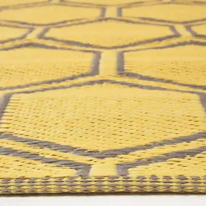 Homescapes Yellow Outdoor Rug with Honeycomb Pattern, 182 x 122 cm