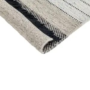 Wool Area Rug 140 x 200 cm Beige and Black YAZLIK