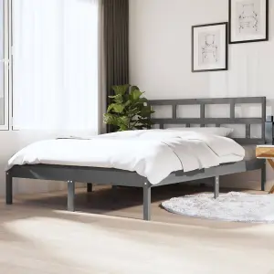 Berkfield Bed Frame Grey Solid Wood 135x190 cm 4FT6 Double