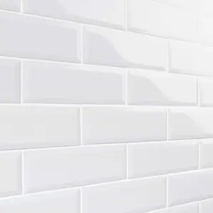 Top Ceramics White Bevelled Gloss Metro Ceramic Wall Tile (L)300mm x (W)100mm Each box 0.84sqm