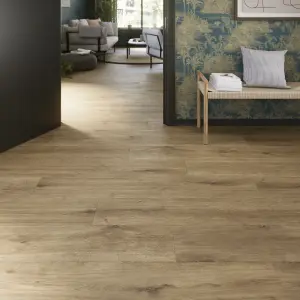 GoodHome Bicester Wide Honey Structured Oak effect Laminate flooring Sample