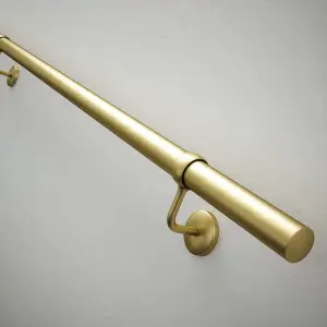 Rothley Satin Brass Bannister Staircase Handrail Wall Bracket (Diam) 40mm