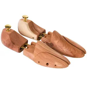 Shoe Stretcher - 1 Pair, cedar wood & brass, absorbs moisture, for women & men - brown