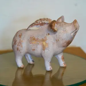 Flying Pig Resin Statue Farmyard Piglet Home Outdoor Ornament Decoration Piggy