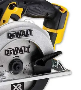 DeWalt DCS391M2 18v Heavy Duty XR Circular Saw + 2 x 4.0ah Batts, Charger + Bag