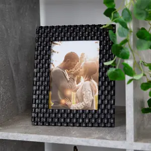 Modern Designer Mat Black 3D Multi-Ridge 5x7 Polyresin Sculptured Picture Frame