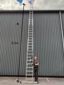 Triple Extension Ladder 3 x 13 Rung 8.5m Max Open Height 3.5m Closed