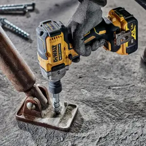 DeWalt 18V Li-ion Brushed Cordless Impact wrench (2 x 5Ah) - DCF892P2T-GB