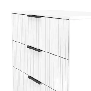 Nashville Ready assembled White 4 Drawer Chest (H)1063mm (W)766mm (D)395mm