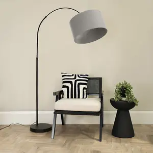 ValueLights Louis Black Arched Curved Floor Lamp with Grey Fabric Drum Lamp Shade and LED Bulb