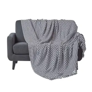 Homescapes Black Houndstooth 100% Cotton Bedspread Throw, 225cm x 255cm