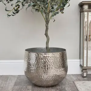 Melody Maison Large Silver Hammered Metal Planter