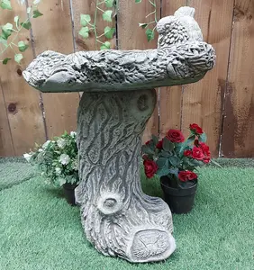 Stone Cast 'Bird nest' Design Garden Birdbath