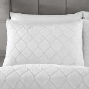 Catherine Lansfield Bedding Cosy Diamond Faux Fur Duvet Cover Set with Pillowcases White