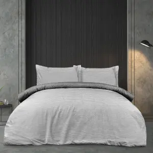 Smart Living Luxury Super Soft Reversible Pinstripe Duvet Cover with Pillowcase