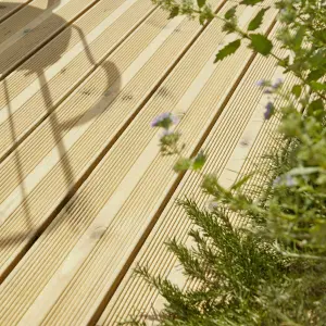 GoodHome Lemhi Green Pine Deck board (L)3.6m (W)144mm (T)27mm