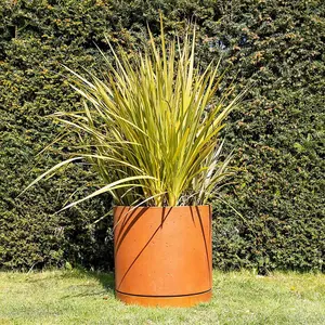 Primrose Matte Rust Limestone Round Planter Pot with Saucer 50cm