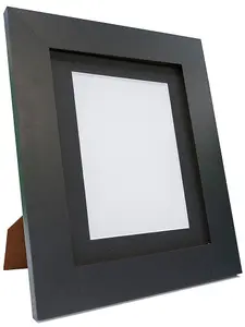 Metro Black Frame with Black Mount for Image Size 6 x 4 Inch