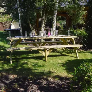 Oakham 8ft Rounded Picnic Table and Bench Set - L244 x W91 x H72 cm - Light Green