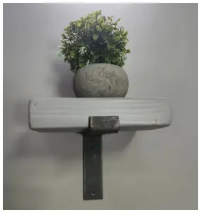 Handmade Wooden Rustic Flower Shelf Bracket Bent Down 17.5 x 20cm White