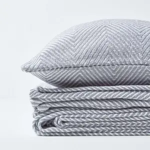 Homescapes Cotton Halden Chevron Grey Throw, 150 x 200 cm