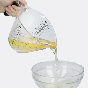 MasterClass Angled Measuring Jug 1L, Clear BPA Free Plastic Jug with Handle