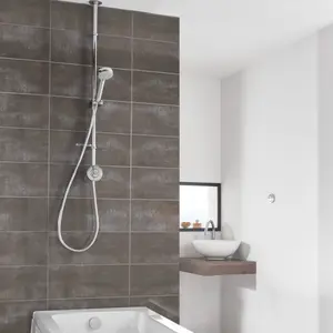 Aqualisa Smart Link Exposed valve Gravity-pumped Digital Shower with overflow bath filler & Adjustable head