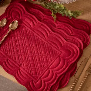 Set of 2 Luxury Red Quilted Scalloped Christmas Dinning Table Placemats Table Clothes 50cm