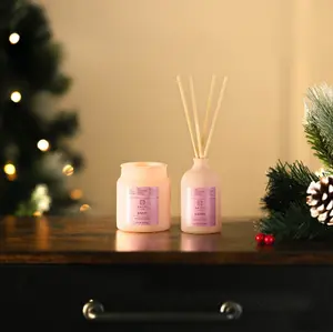 Scented Candle and Diffuser Set - Grapefruit and Rose