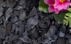 Dark Slate Chippings 20mm - 25 Bags (500kg)